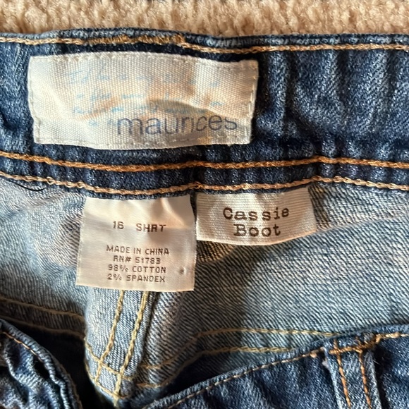 Ladies like new Classic Boot cut zip front jeans, flare leg, size 16 short! - Picture 3 of 7